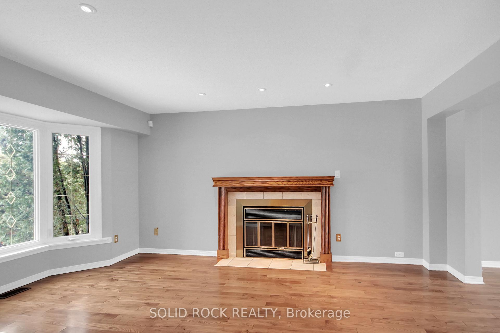 Photo 7 of 12 Notman Way, Ottawa, Hunt Club Park — HOMEH