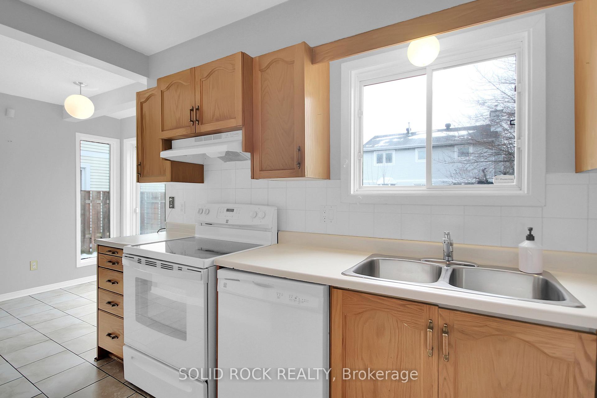 Photo 13 of 12 Notman Way, Ottawa, Hunt Club Park — HOMEH
