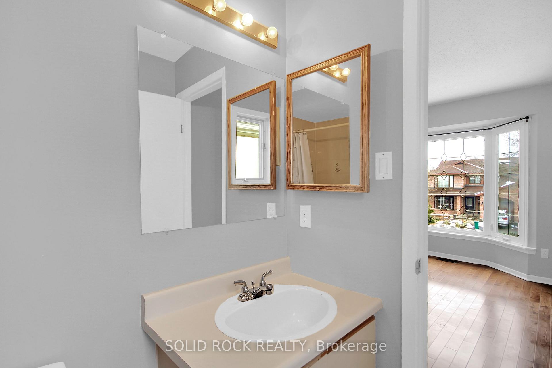 Photo 18 of 12 Notman Way, Ottawa, Hunt Club Park — HOMEH