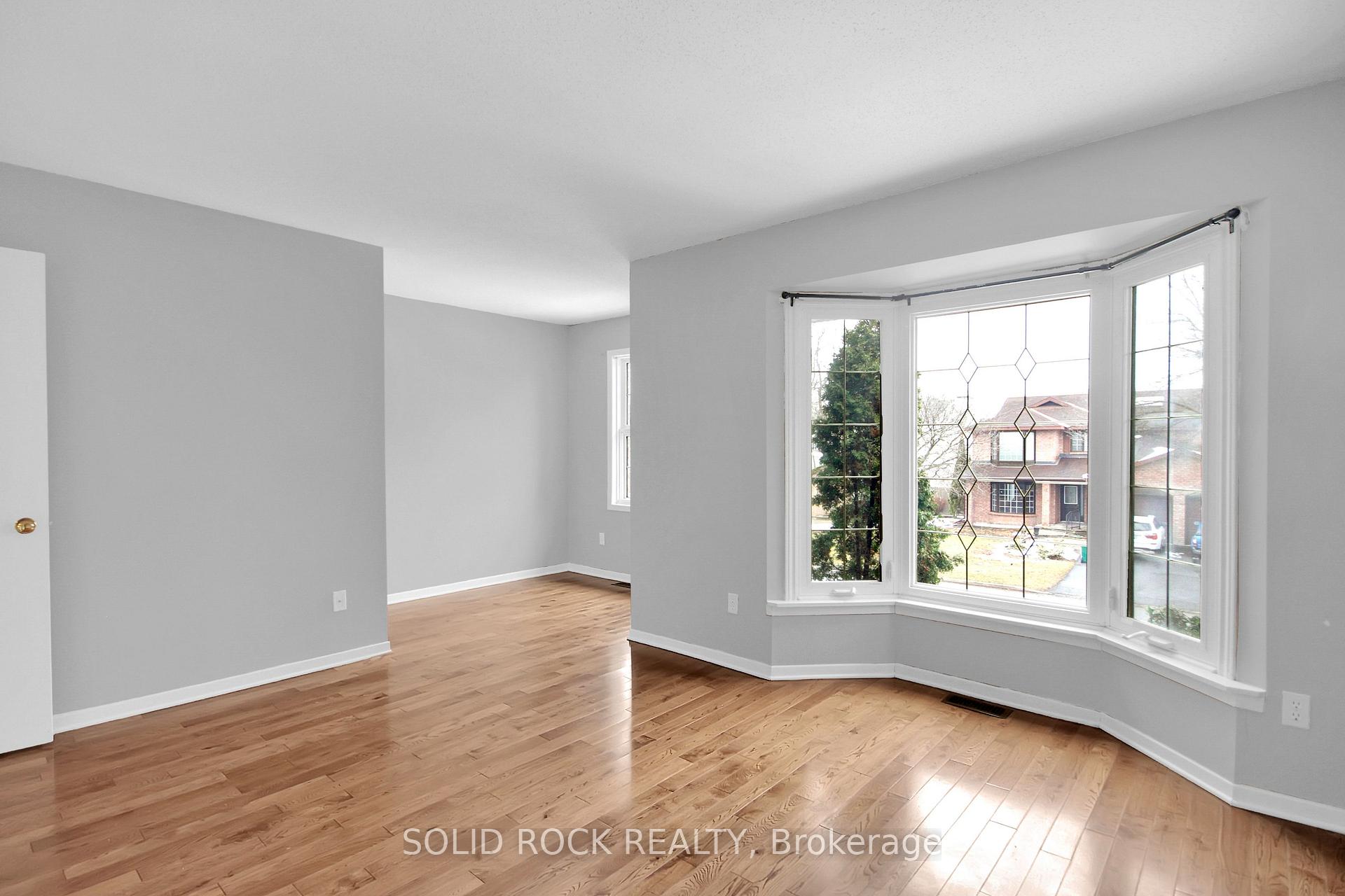Photo 23 of 12 Notman Way, Ottawa, Hunt Club Park — HOMEH