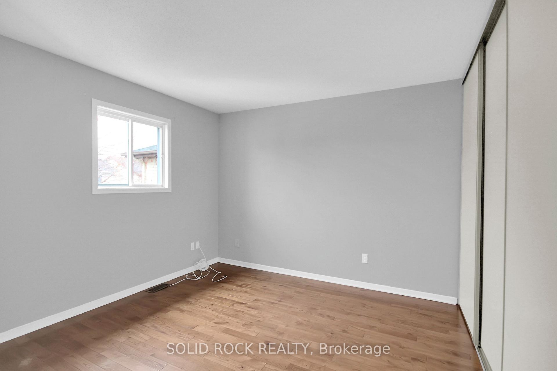 Photo 30 of 12 Notman Way, Ottawa, Hunt Club Park — HOMEH