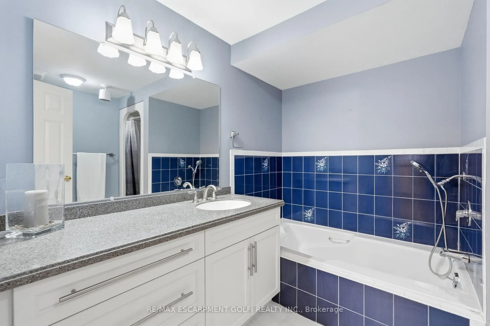 Photo 22 of Unit 20, 644 Upper Paradise Road, Hamilton, Fessenden — HOMEH