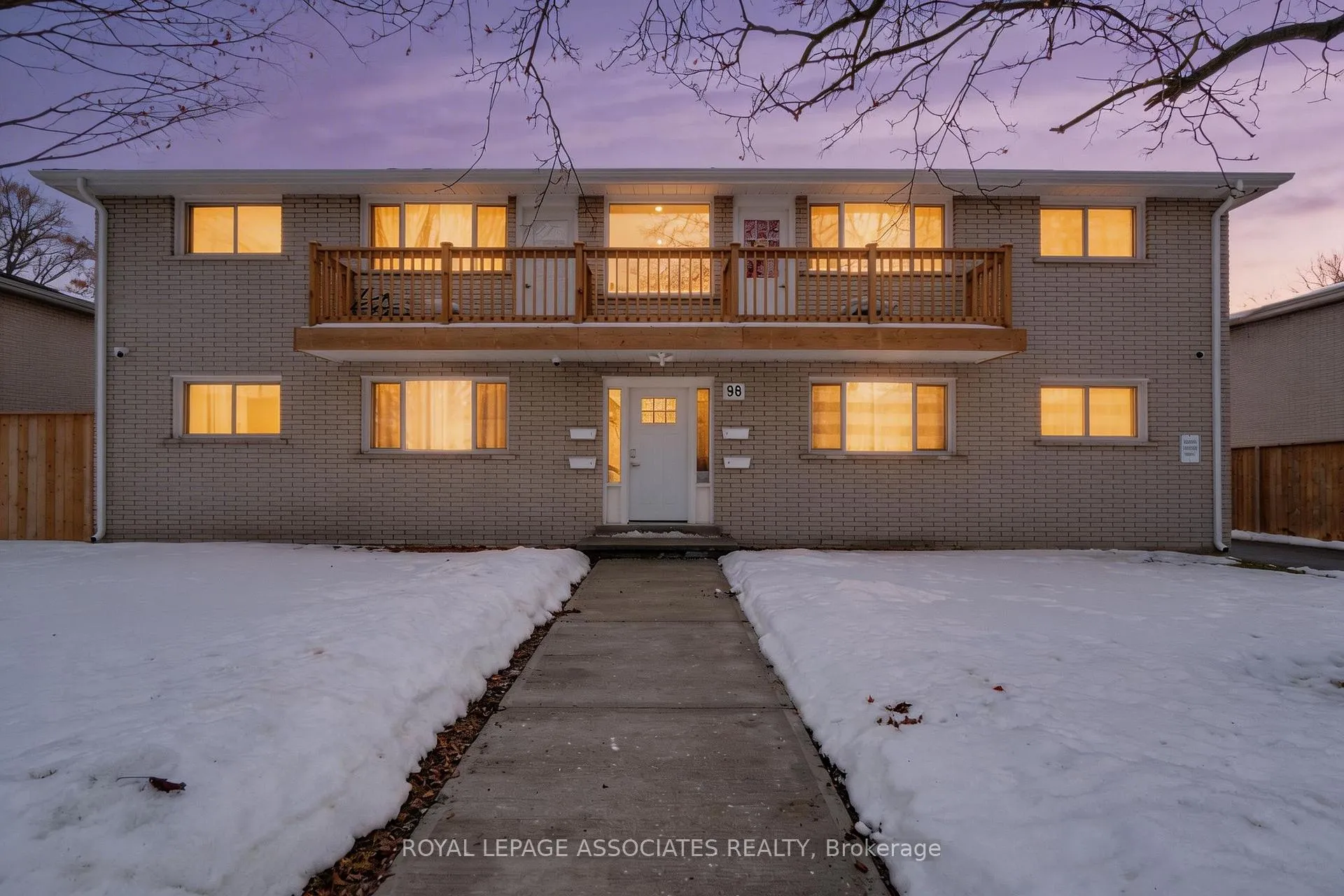 Photo 2 of 98 Sixth Avenue, Brantford, Eagle Place — HOMEH