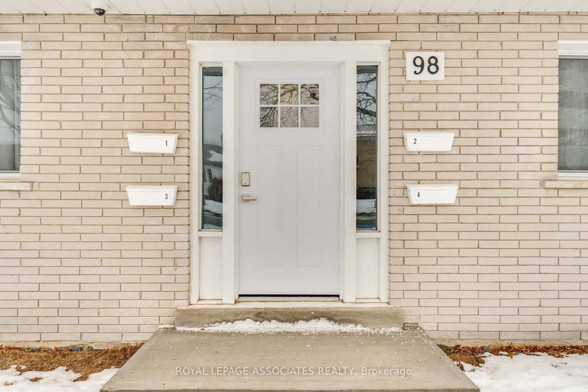 Photo 3 of 98 Sixth Avenue, Brantford, Eagle Place — HOMEH