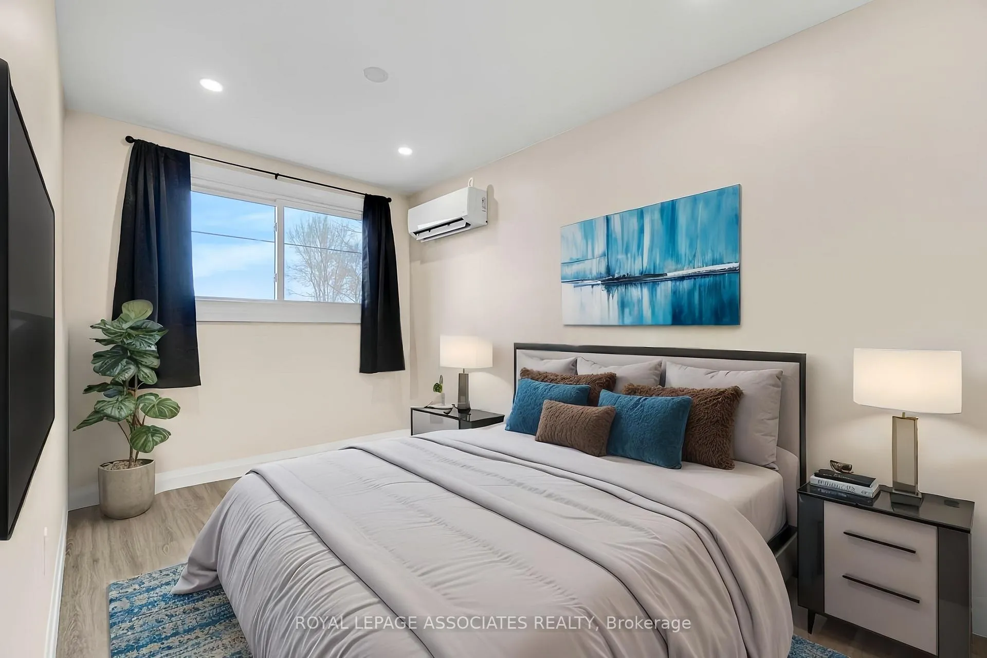 Photo 6 of 98 Sixth Avenue, Brantford, Eagle Place — HOMEH