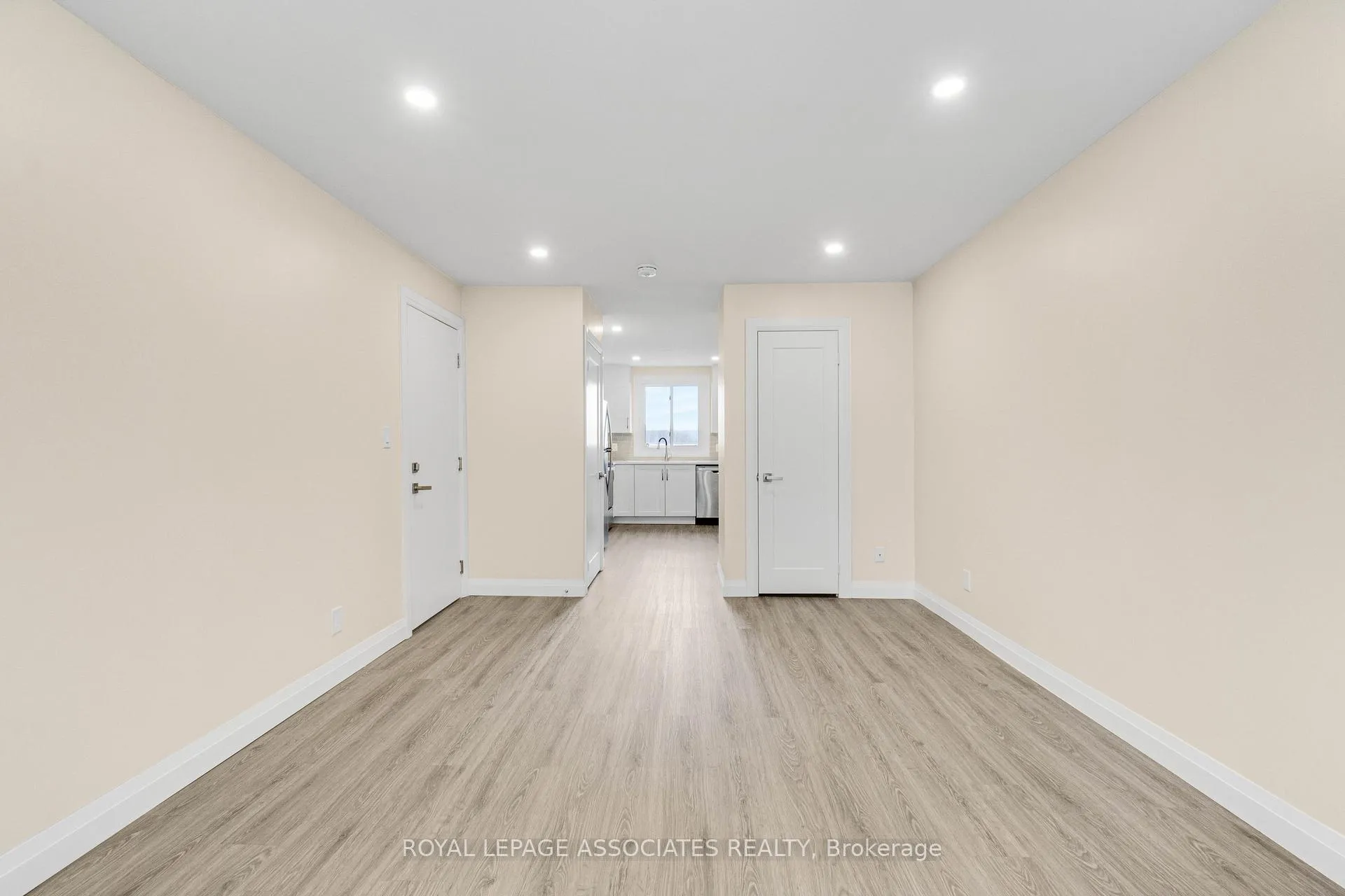 Photo 8 of 98 Sixth Avenue, Brantford, Eagle Place — HOMEH