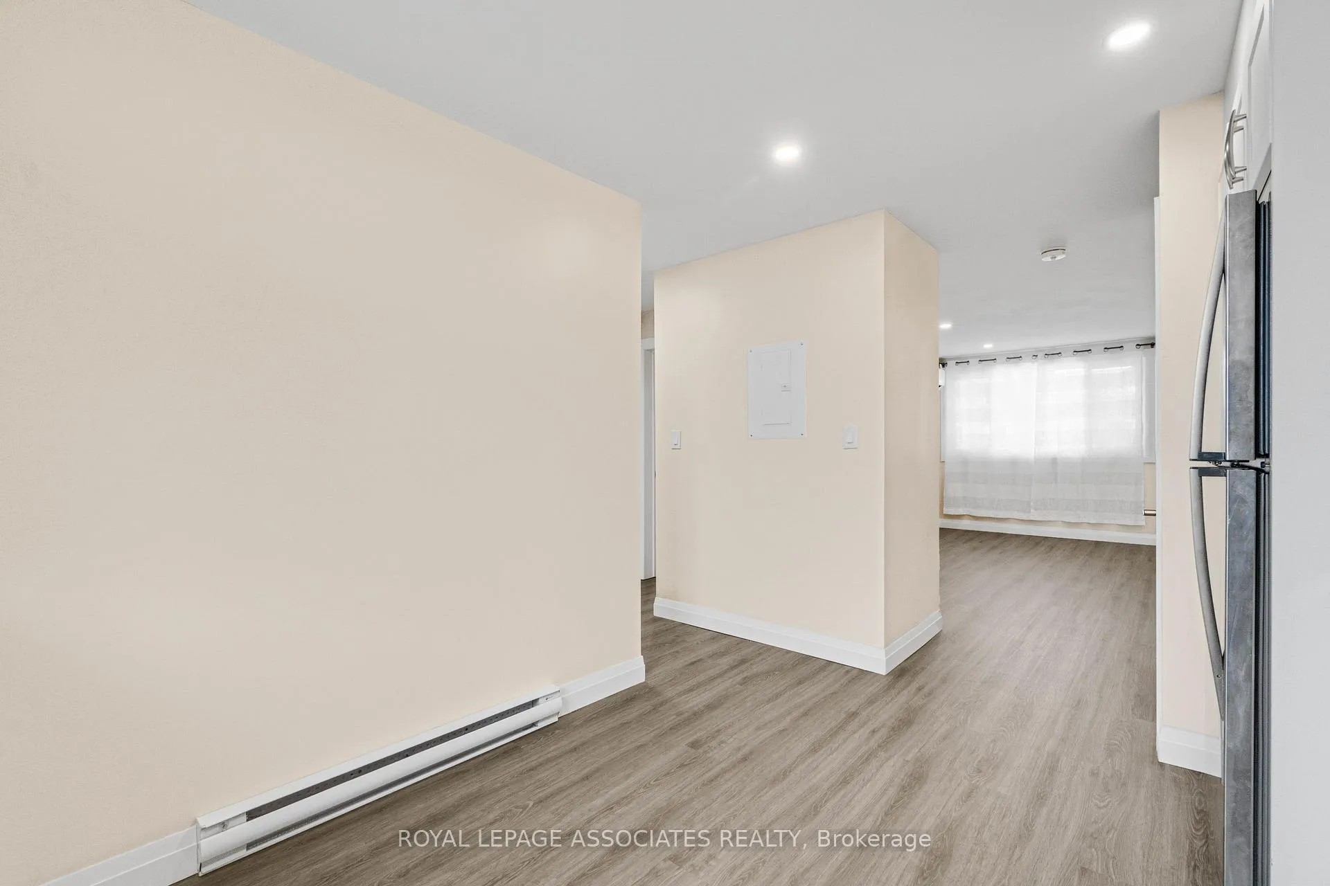 Photo 14 of 98 Sixth Avenue, Brantford, Eagle Place — HOMEH