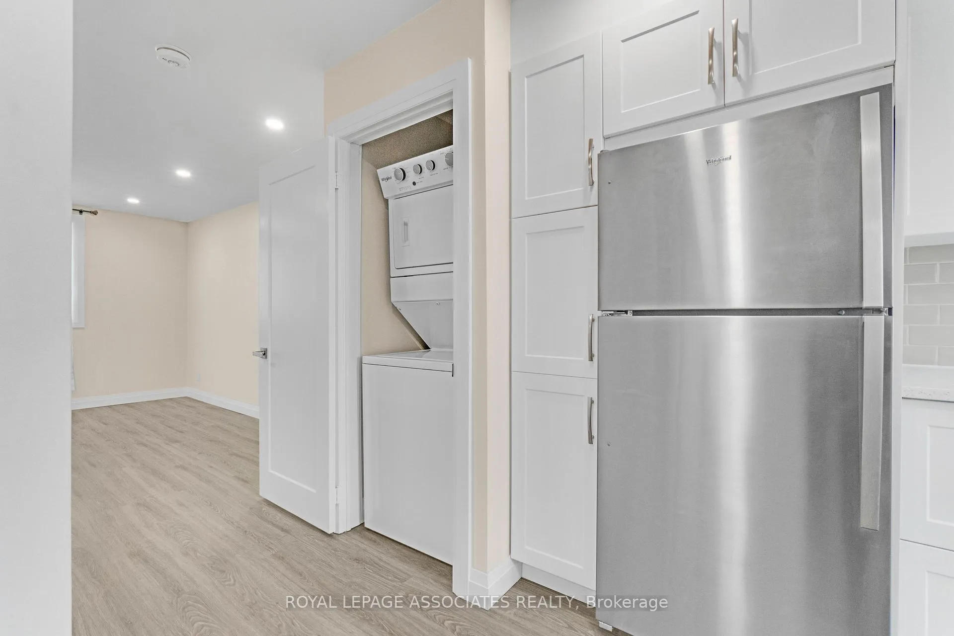 Photo 15 of 98 Sixth Avenue, Brantford, Eagle Place — HOMEH