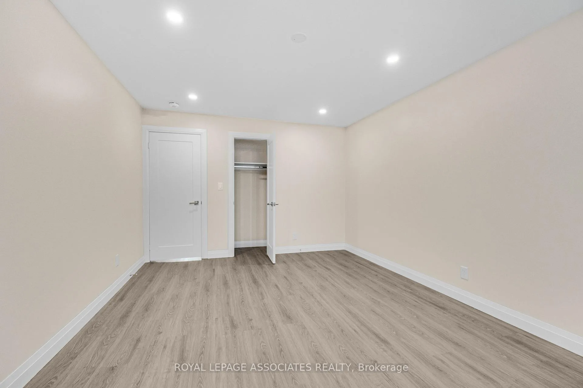 Photo 19 of 98 Sixth Avenue, Brantford, Eagle Place — HOMEH