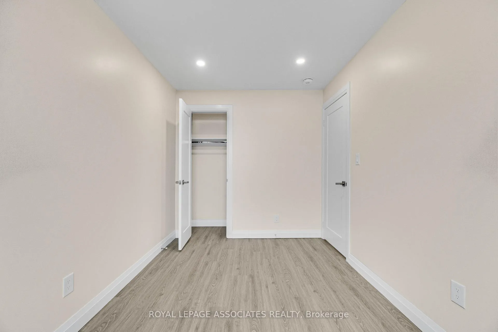 Photo 22 of 98 Sixth Avenue, Brantford, Eagle Place — HOMEH