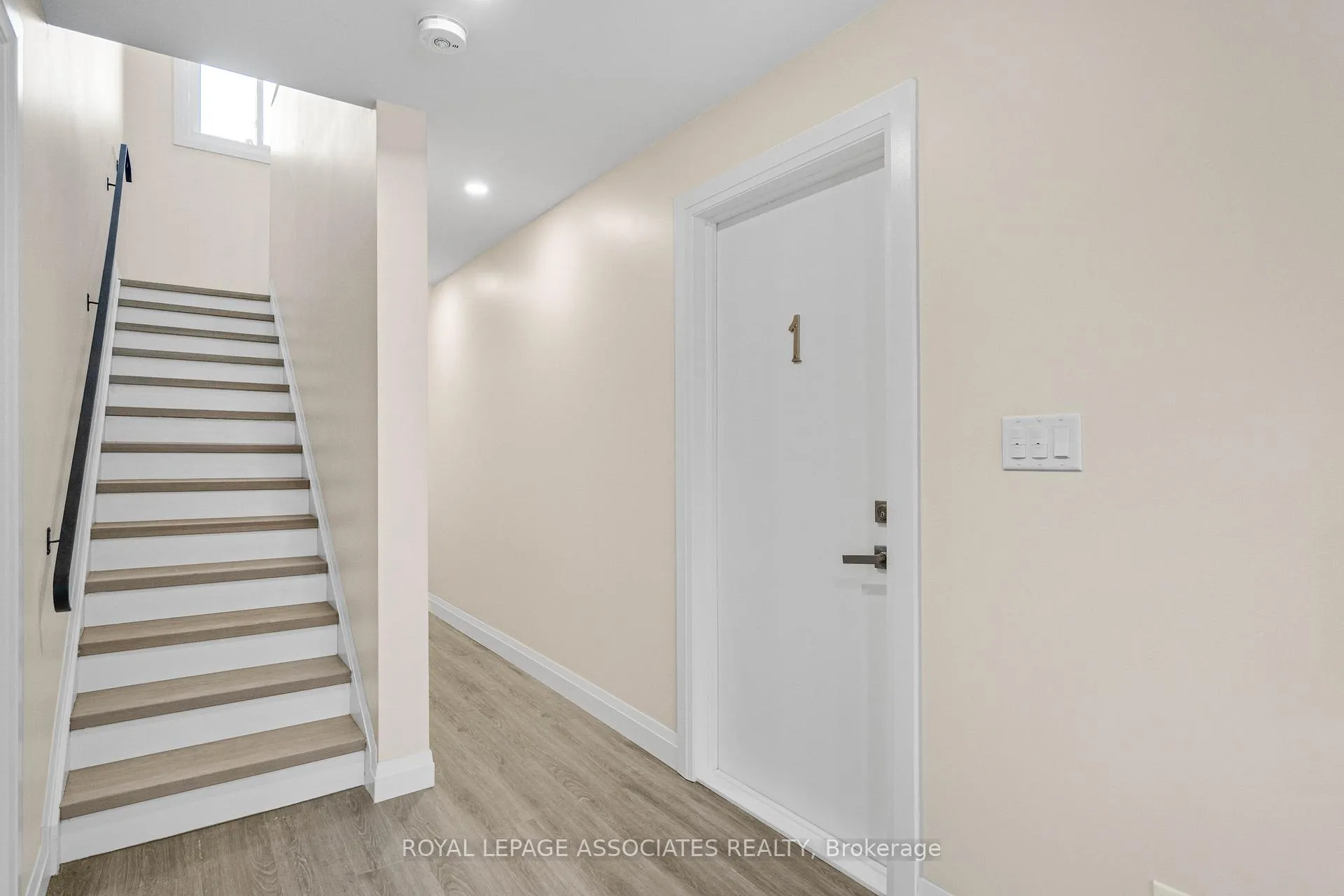 Photo 26 of 98 Sixth Avenue, Brantford, Eagle Place — HOMEH