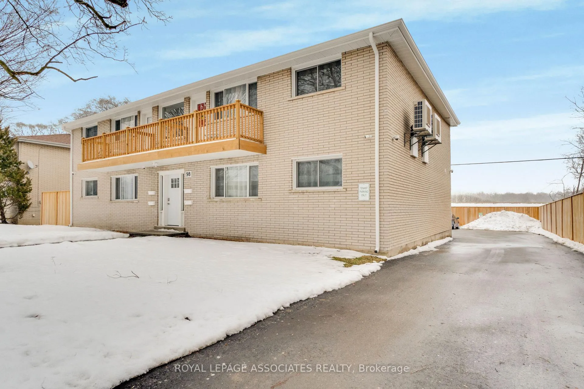 Photo 29 of 98 Sixth Avenue, Brantford, Eagle Place — HOMEH