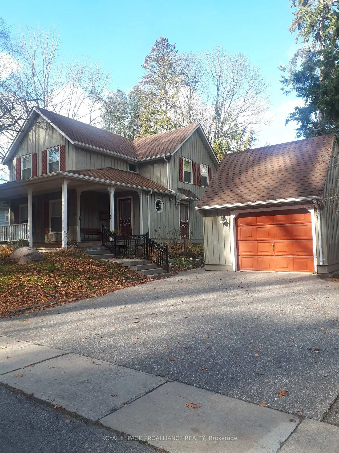 Front of 10 Glifford Street