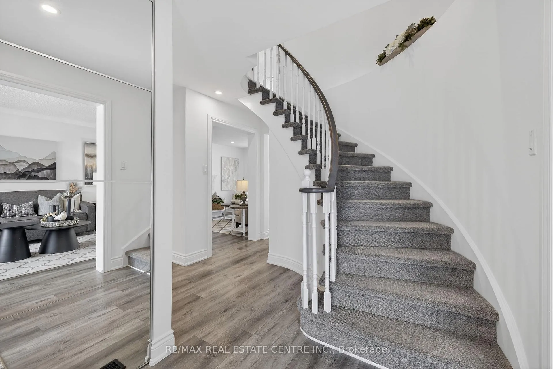 Photo 5 of 27 De Rose Avenue, Caledon, Bolton West — HOMEH