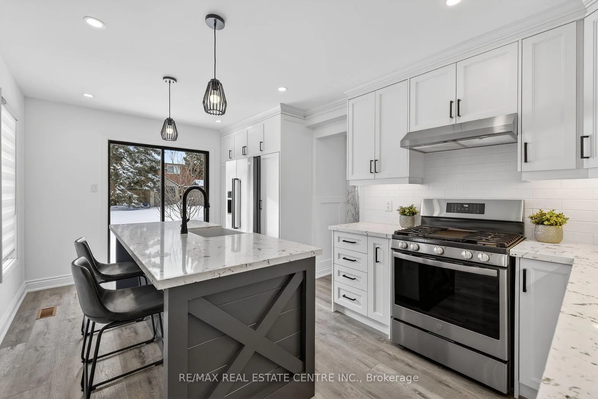 Photo 13 of 27 De Rose Avenue, Caledon, Bolton West — HOMEH