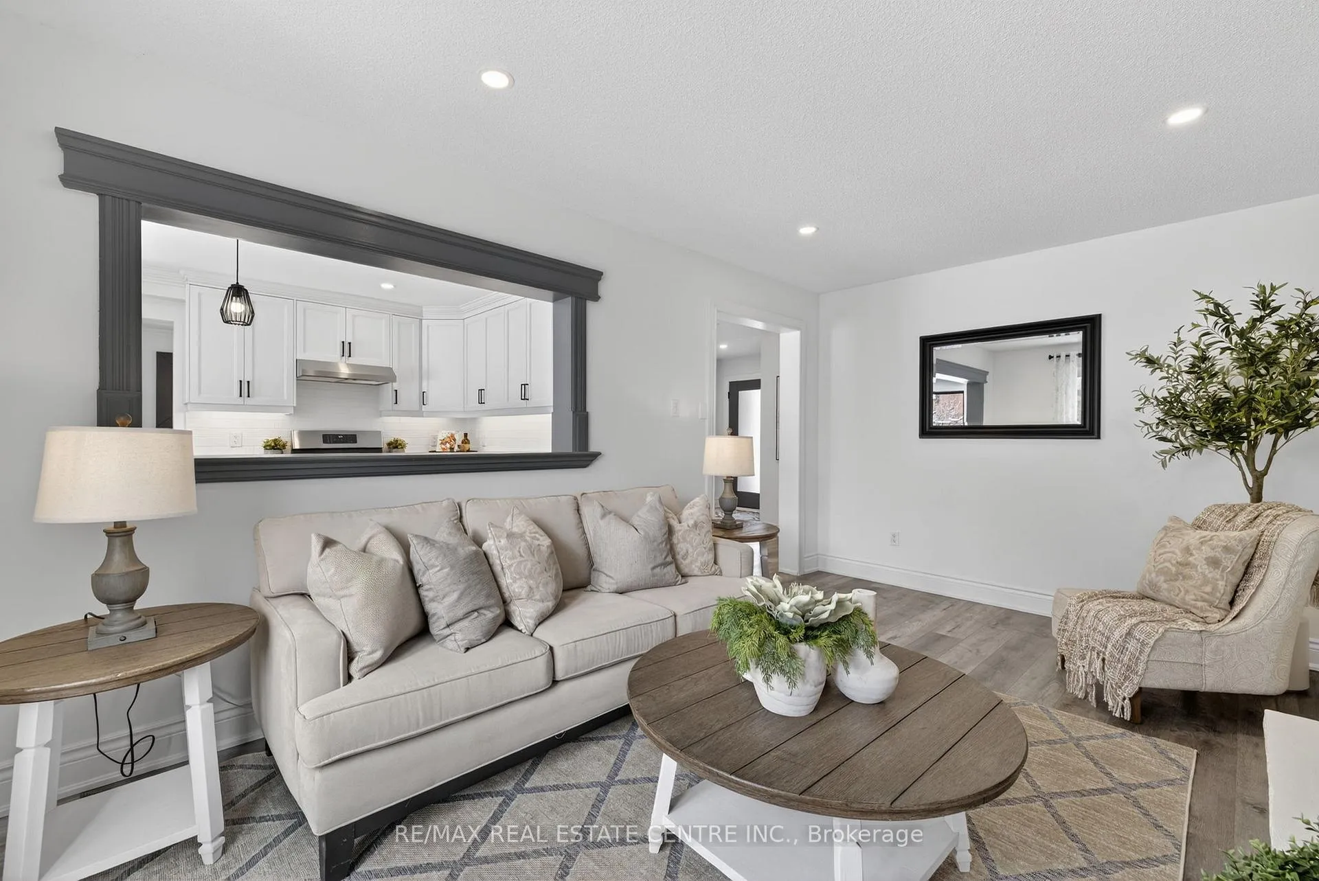Photo 18 of 27 De Rose Avenue, Caledon, Bolton West — HOMEH