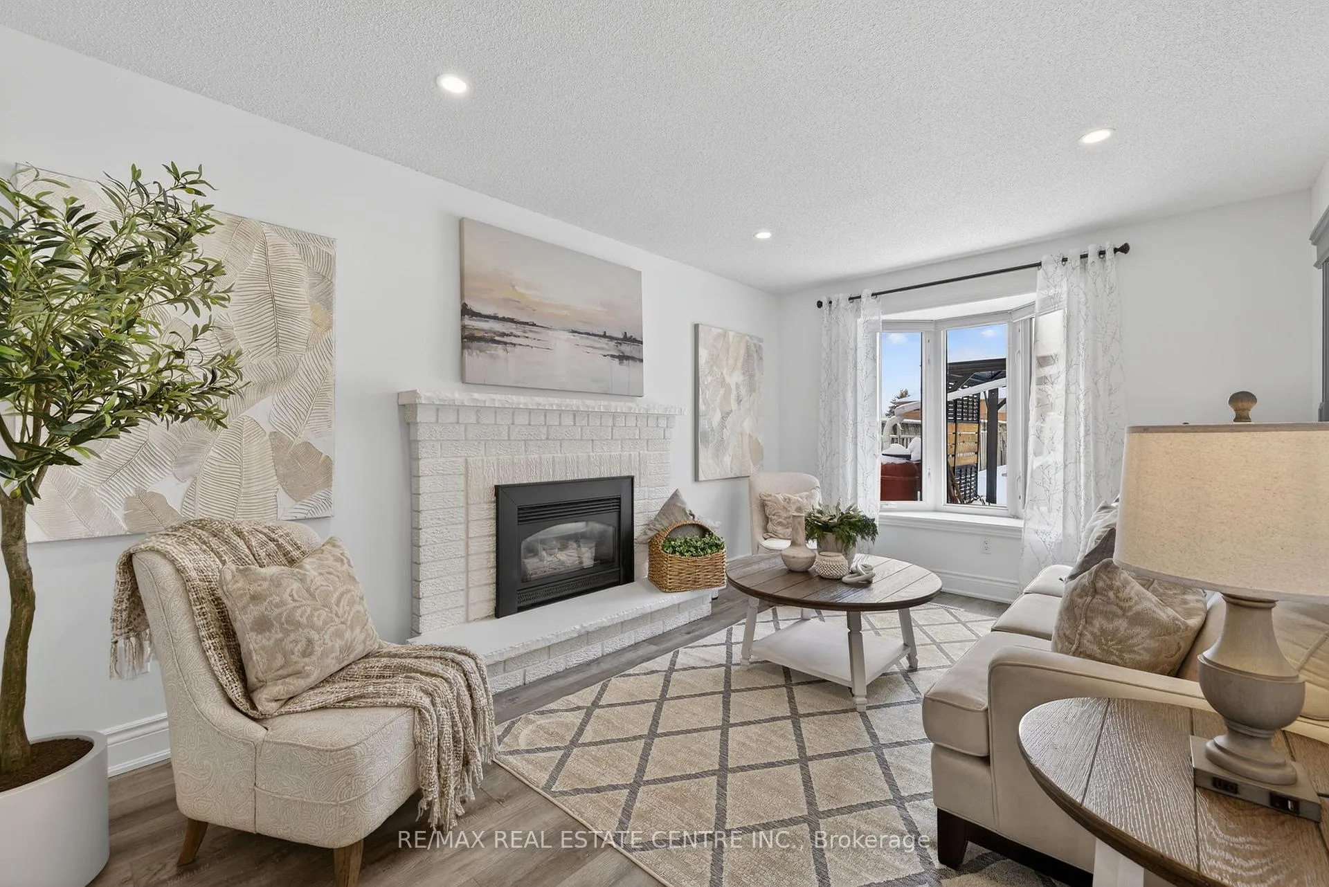 Photo 19 of 27 De Rose Avenue, Caledon, Bolton West — HOMEH
