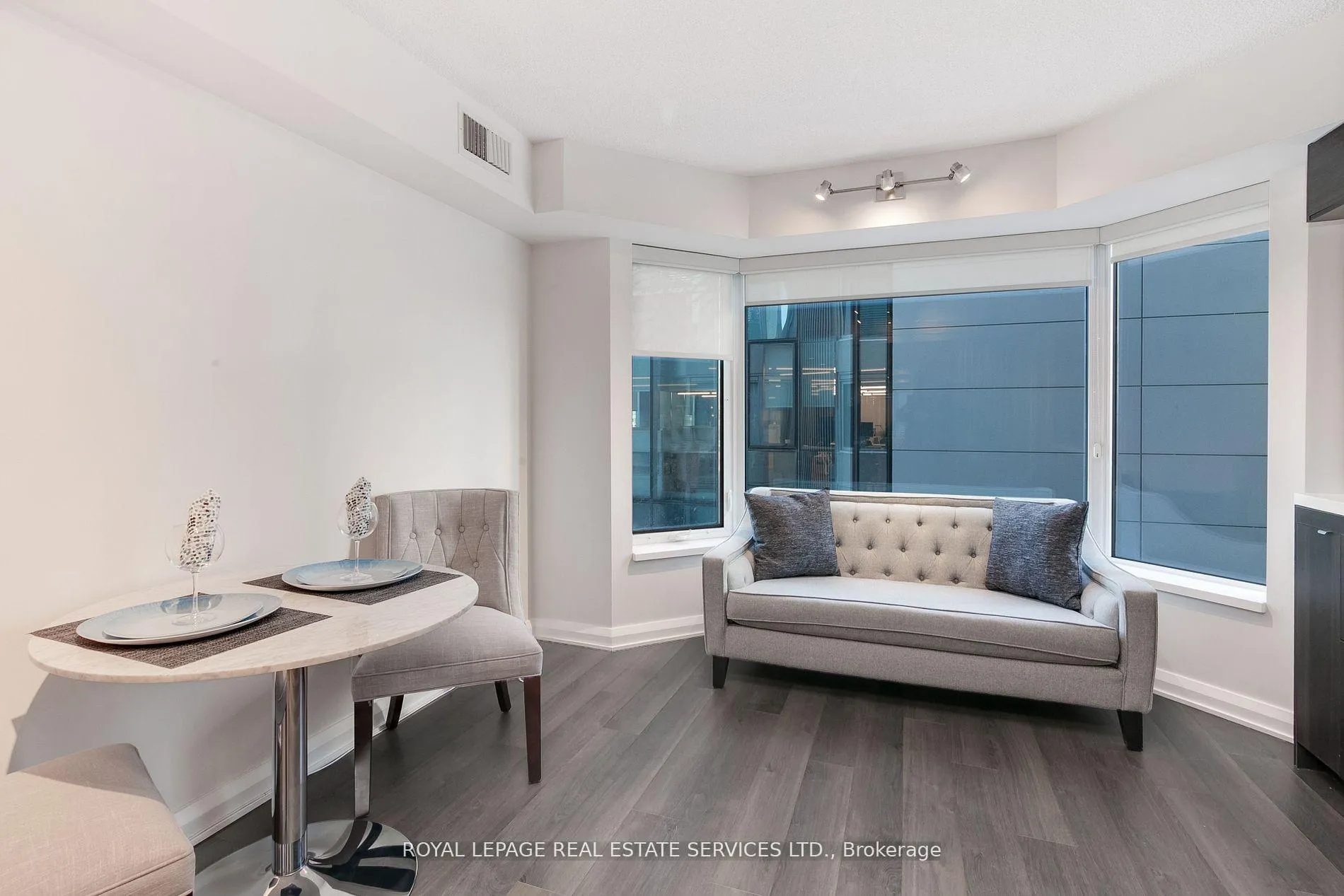 Front of Unit 1105, 155 Yorkville Avenue