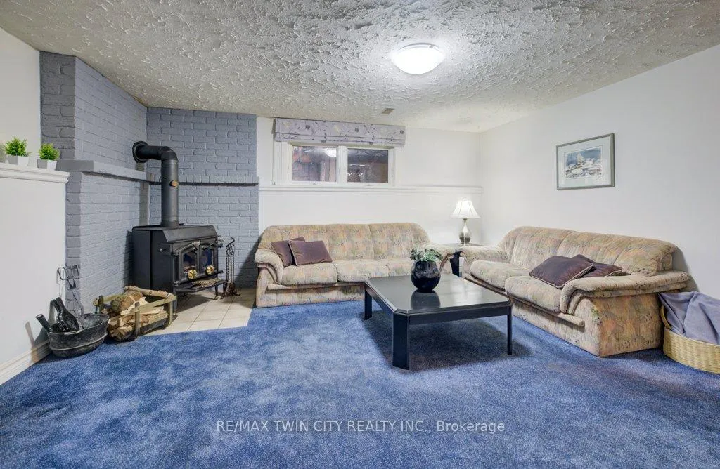 Photo 22 of 27 Erinbrook Drive, Kitchener — HOMEH