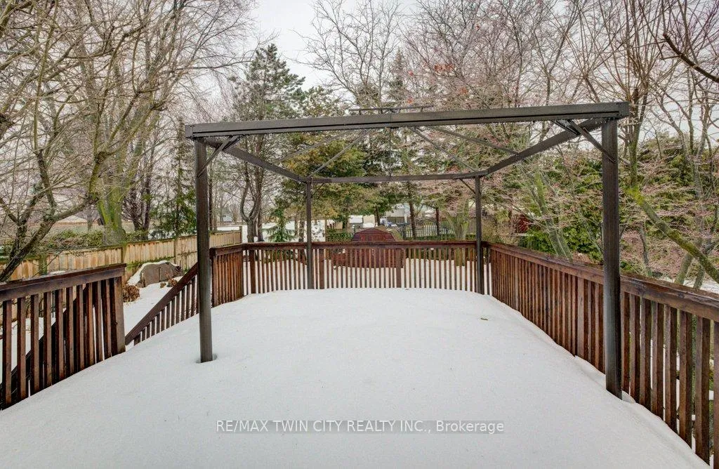 Photo 28 of 27 Erinbrook Drive, Kitchener — HOMEH