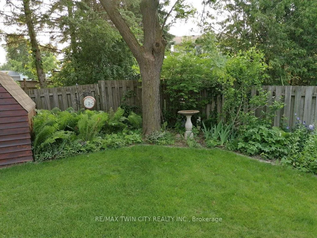 Photo 31 of 27 Erinbrook Drive, Kitchener — HOMEH