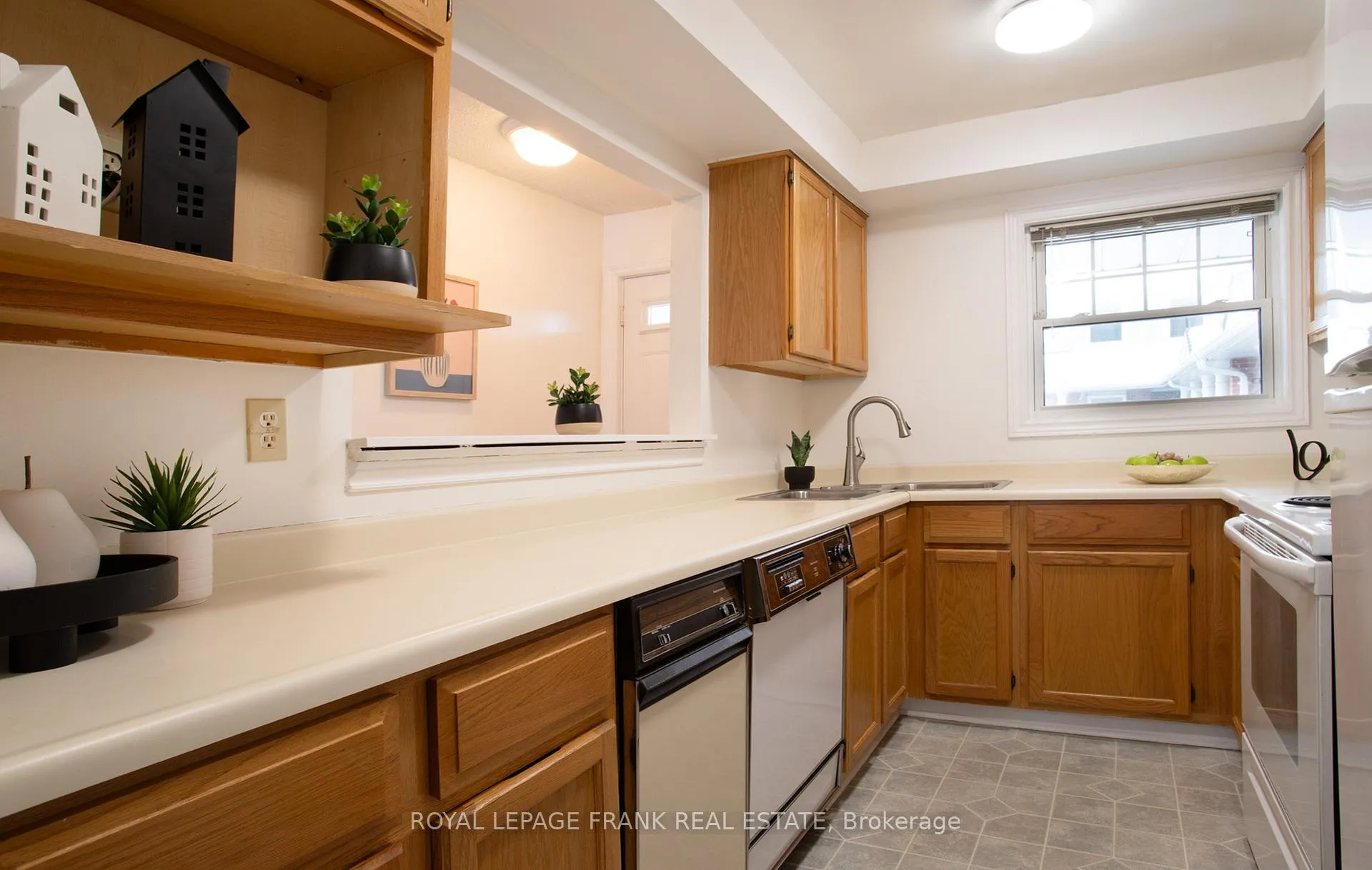 Photo 15 of Unit A15, 1651 Nash Road, Clarington, Courtice — HOMEH