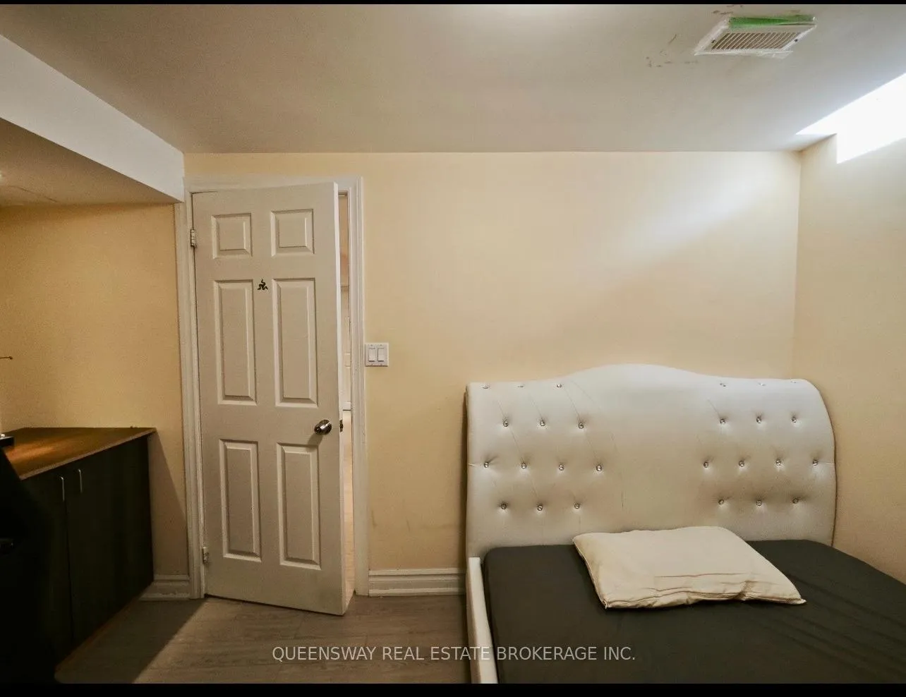 Photo 4 of Unit 2, 23 Robert Attersley Drive E, Whitby, Taunton North — HOMEH