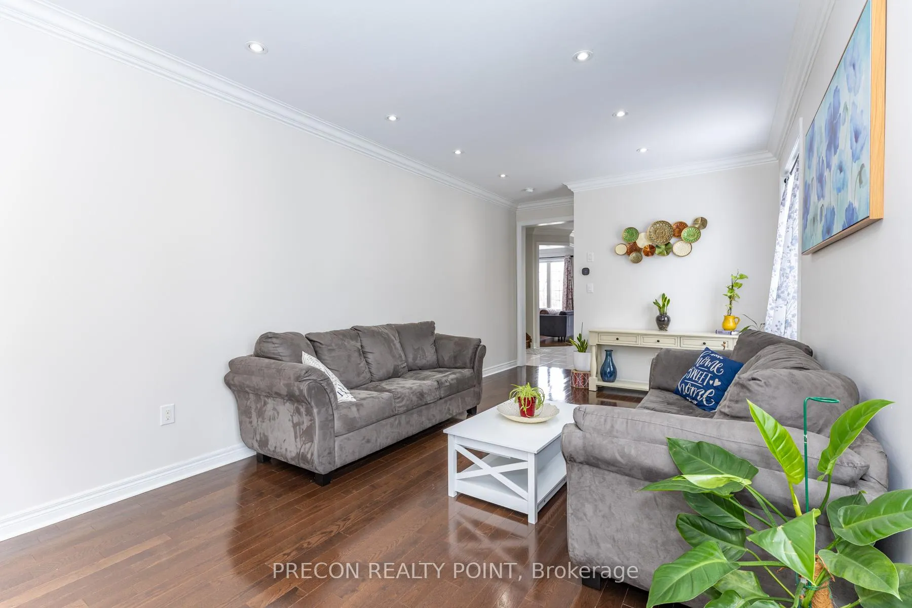 Photo 6 of 109 Roy Harper Avenue, Aurora, Rural Aurora — HOMEH