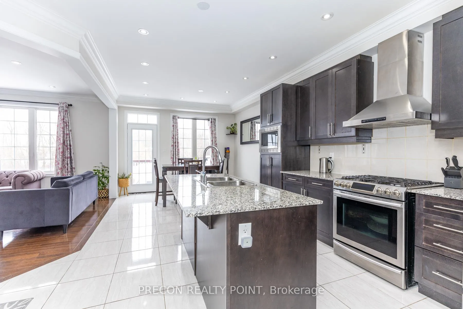 Photo 8 of 109 Roy Harper Avenue, Aurora, Rural Aurora — HOMEH