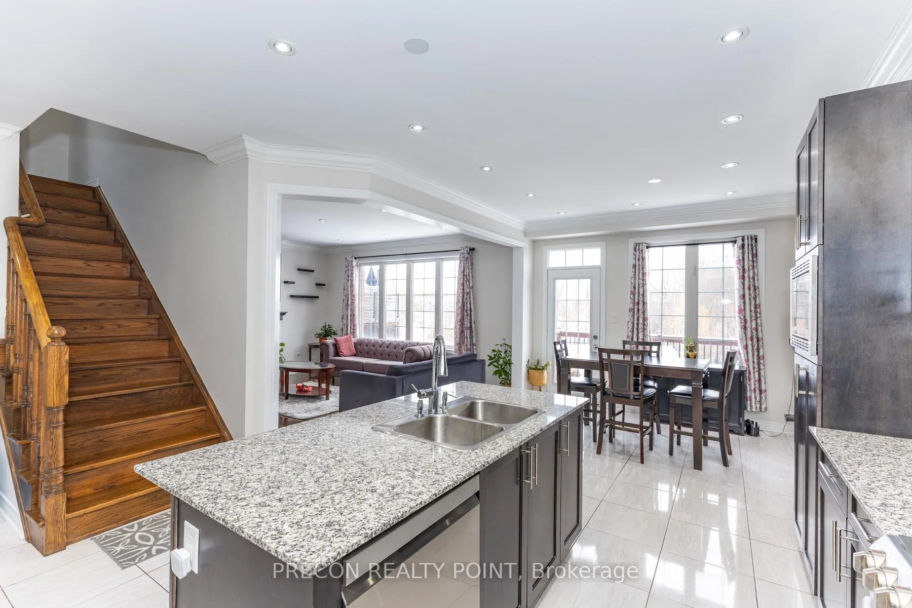 Photo 9 of 109 Roy Harper Avenue, Aurora, Rural Aurora — HOMEH