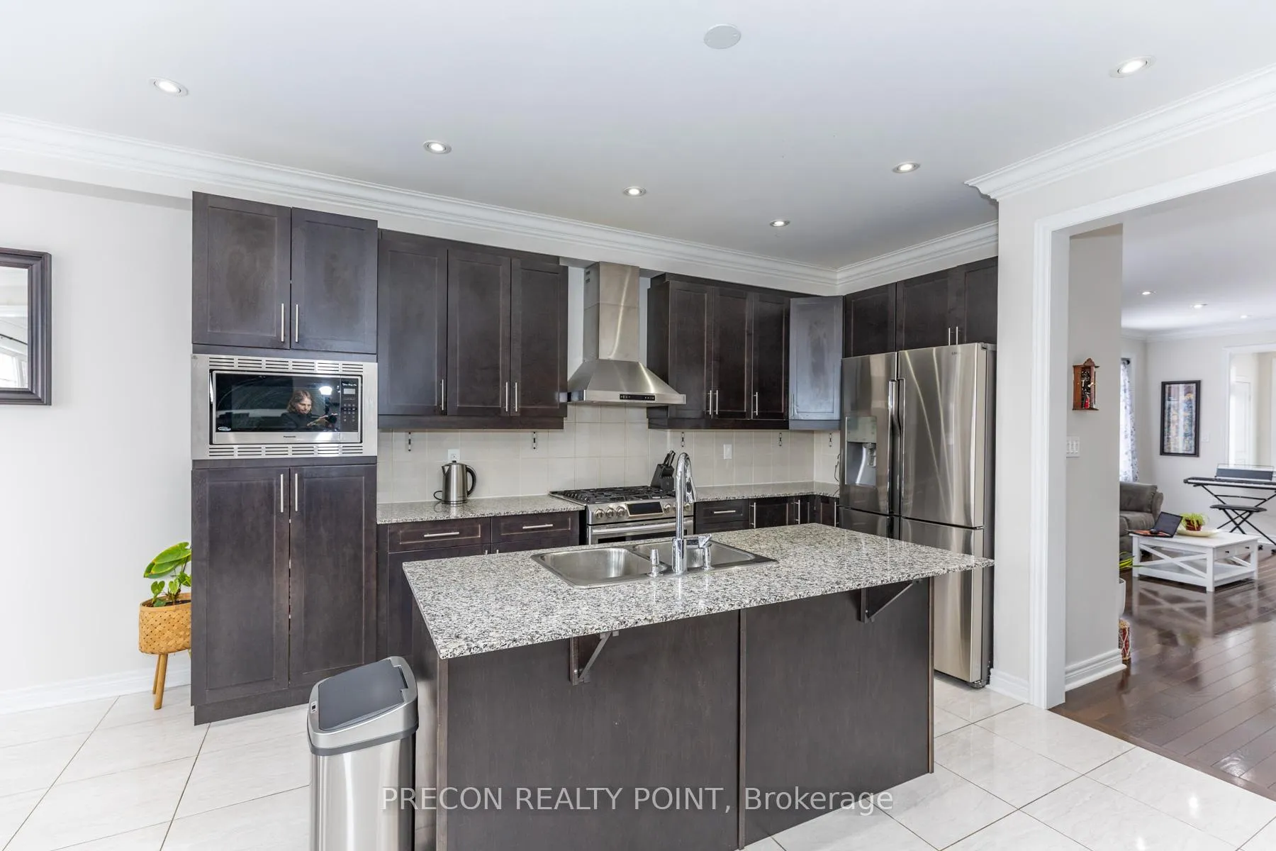 Photo 10 of 109 Roy Harper Avenue, Aurora, Rural Aurora — HOMEH