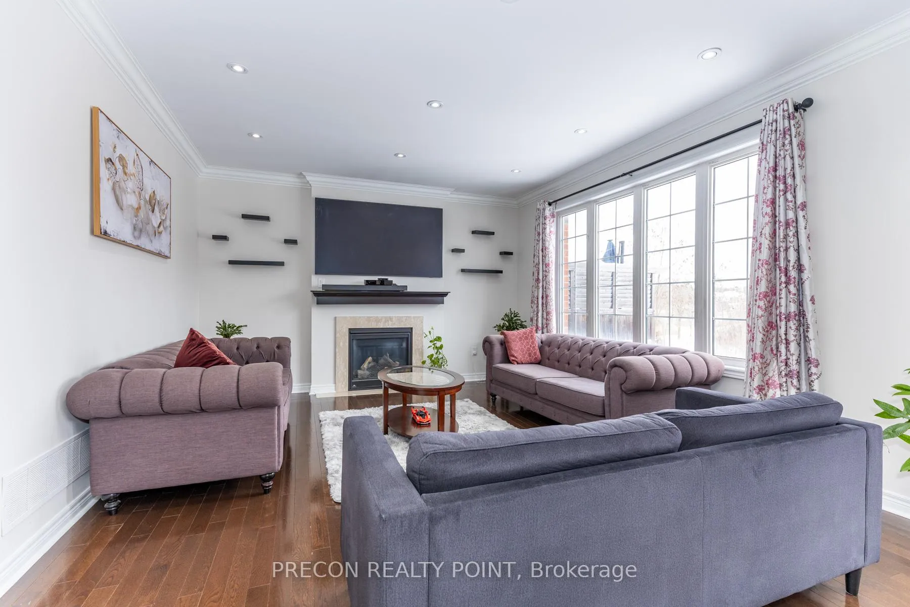 Photo 13 of 109 Roy Harper Avenue, Aurora, Rural Aurora — HOMEH