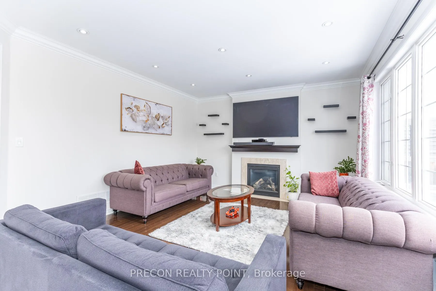 Photo 14 of 109 Roy Harper Avenue, Aurora, Rural Aurora — HOMEH