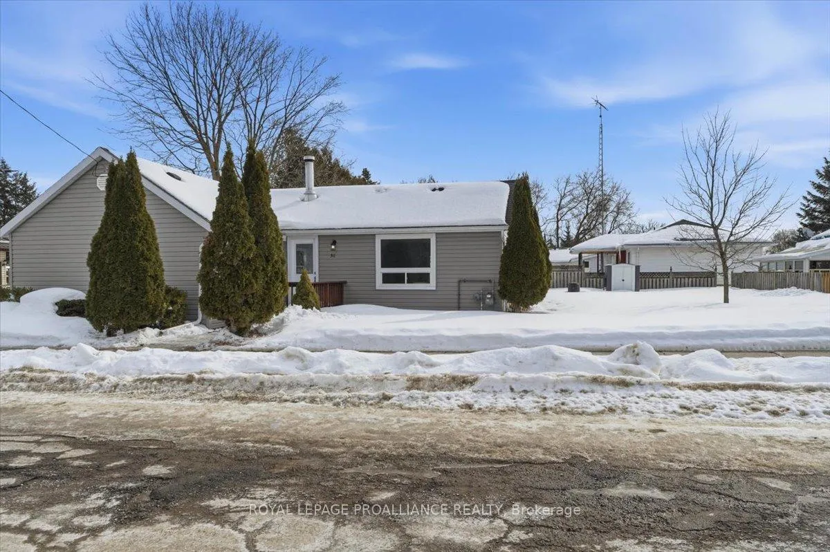Photo 1 of 311 Jamieson Street E, Tweed, Tweed (Village) — HOMEH