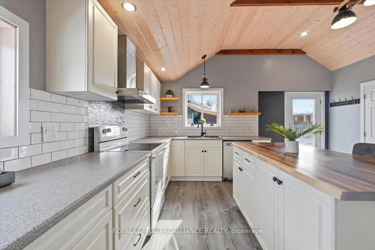 Photo 12 of 311 Jamieson Street E, Tweed, Tweed (Village) — HOMEH