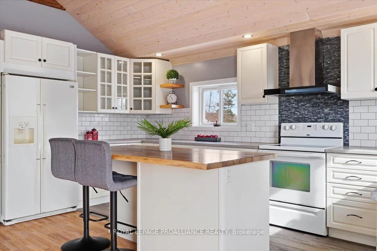 Photo 14 of 311 Jamieson Street E, Tweed, Tweed (Village) — HOMEH