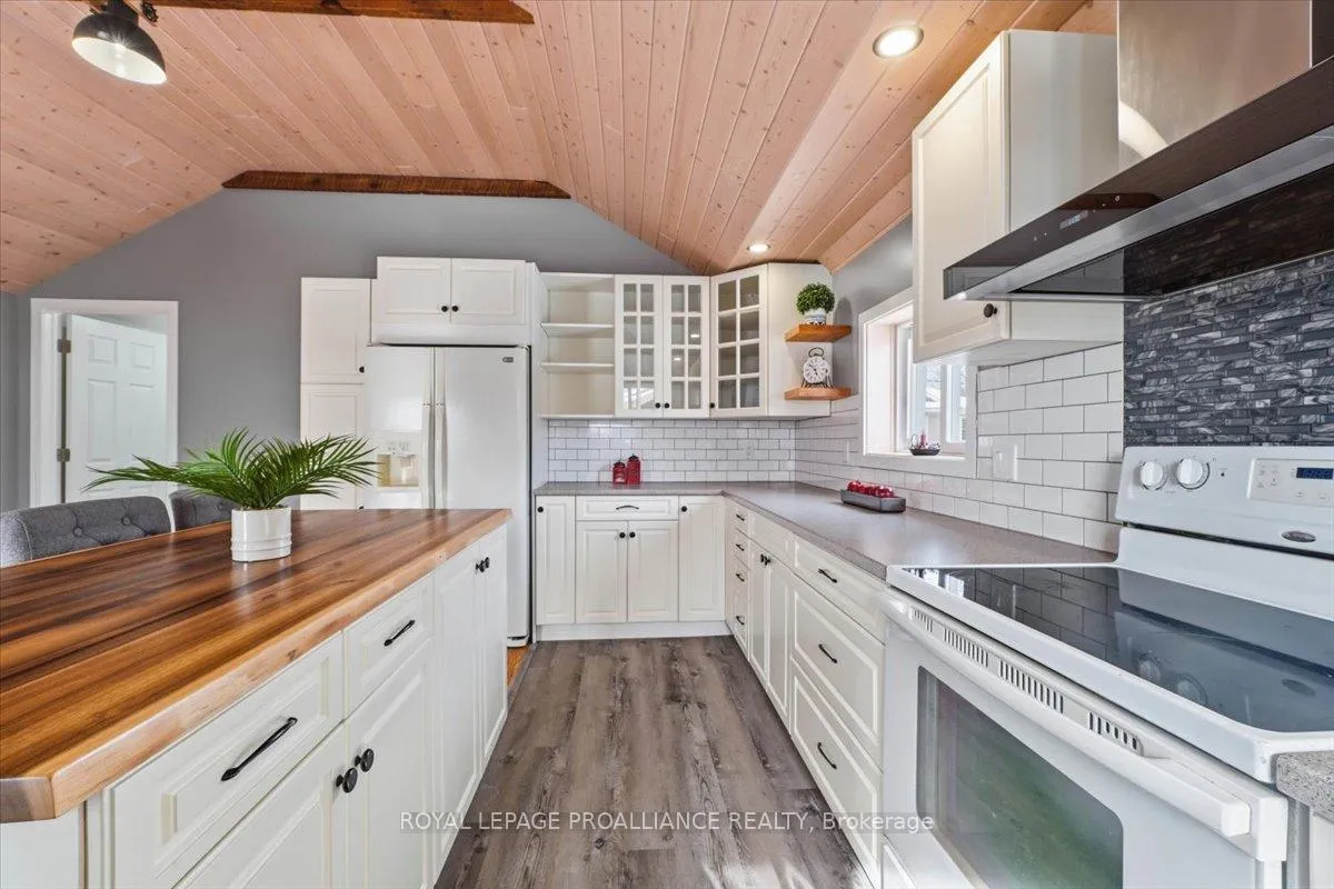 Photo 17 of 311 Jamieson Street E, Tweed, Tweed (Village) — HOMEH
