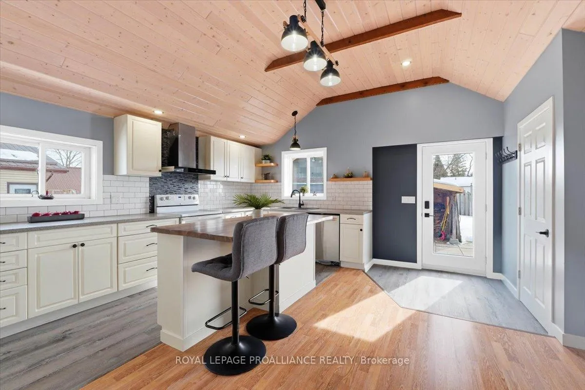 Photo 18 of 311 Jamieson Street E, Tweed, Tweed (Village) — HOMEH