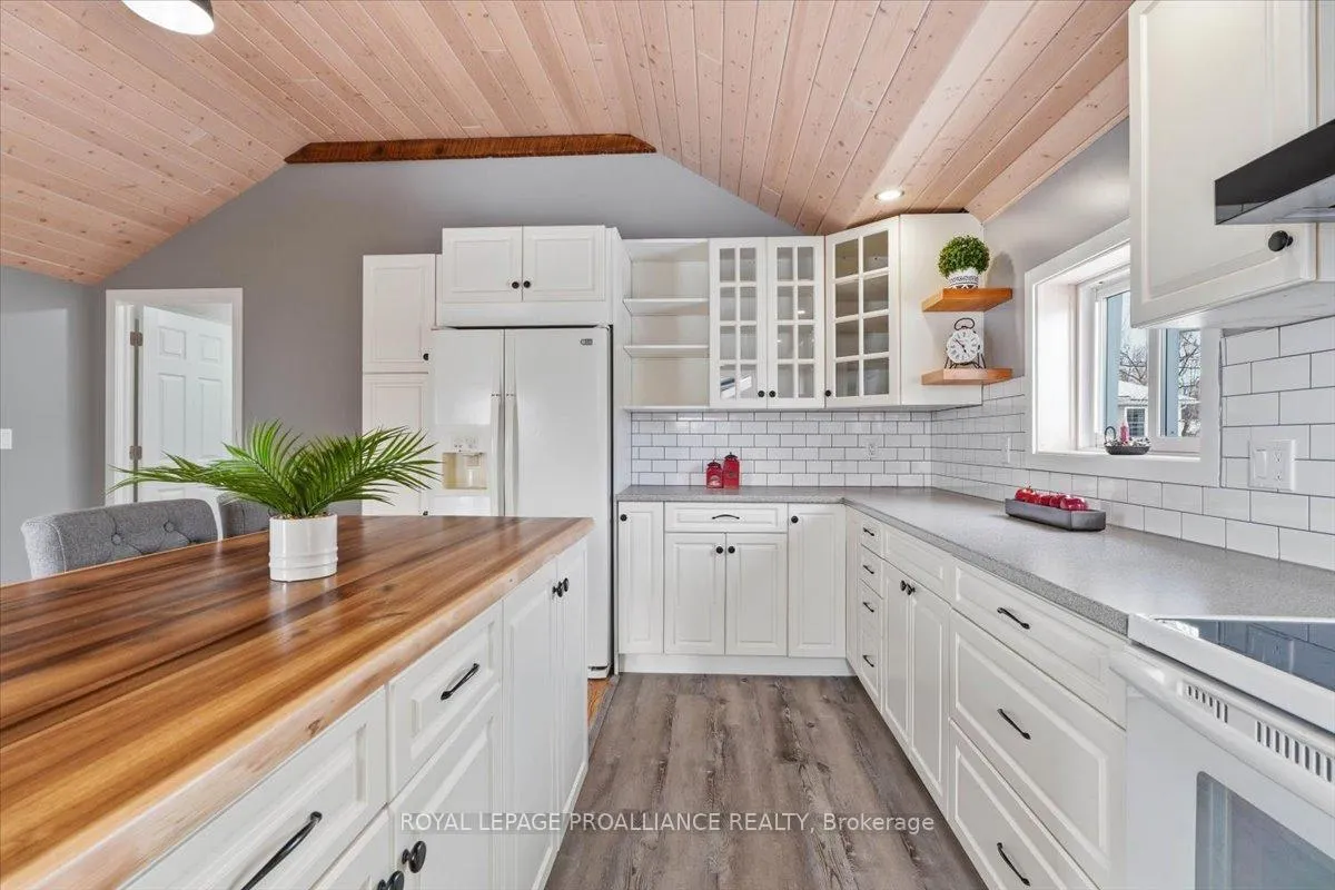 Photo 19 of 311 Jamieson Street E, Tweed, Tweed (Village) — HOMEH
