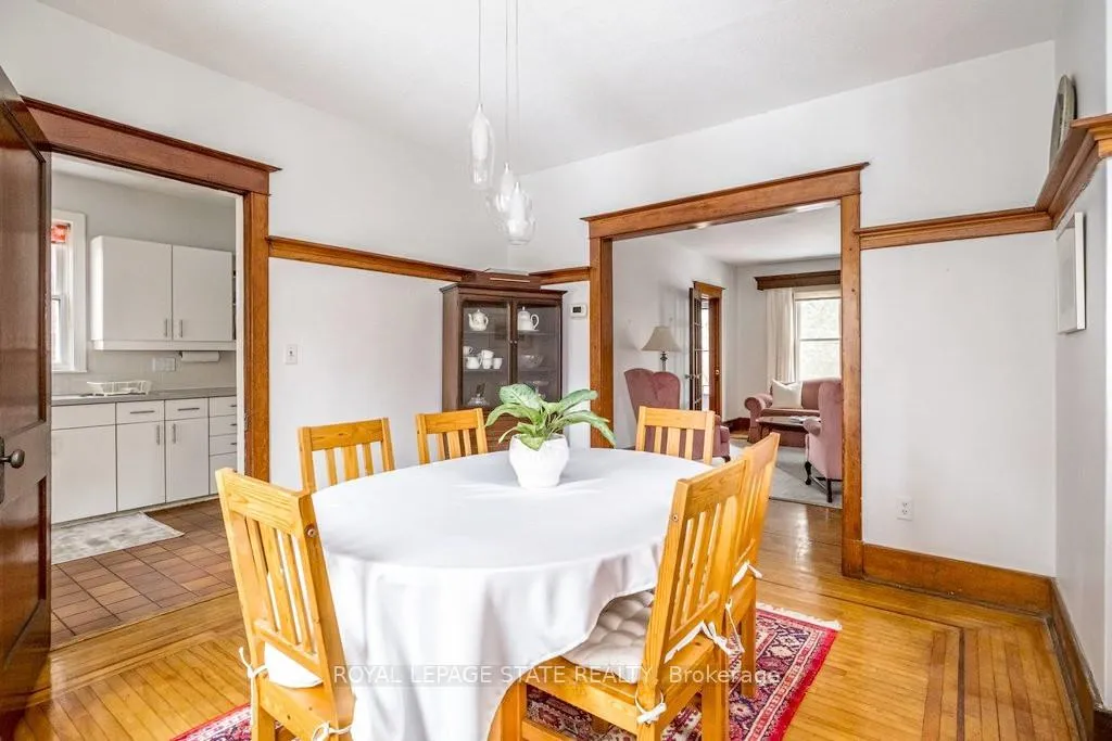 Photo 10 of 131 Barclay Street, Hamilton, Westdale — HOMEH