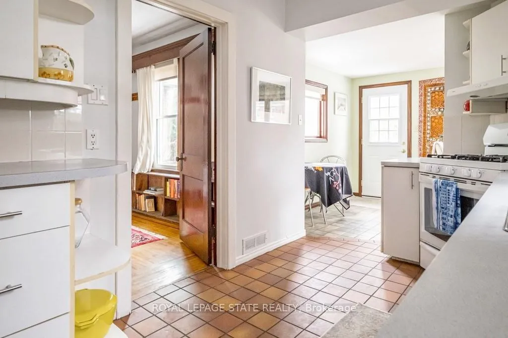 Photo 12 of 131 Barclay Street, Hamilton, Westdale — HOMEH