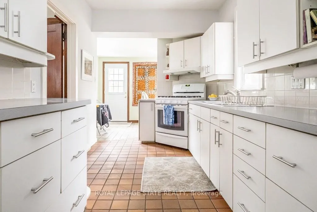 Photo 15 of 131 Barclay Street, Hamilton, Westdale — HOMEH