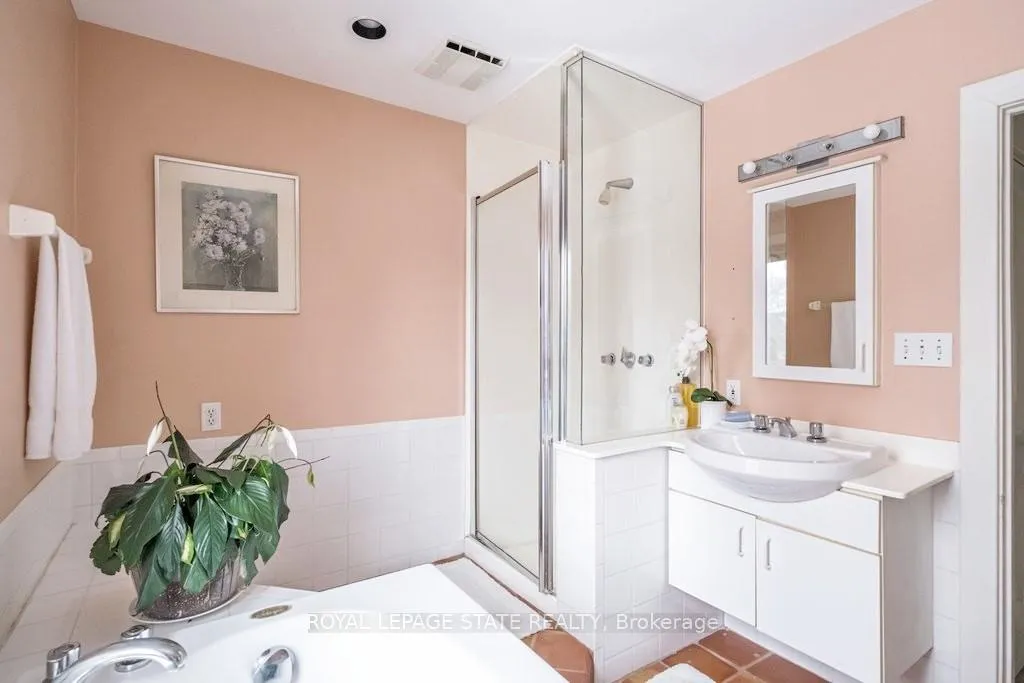 Photo 28 of 131 Barclay Street, Hamilton, Westdale — HOMEH