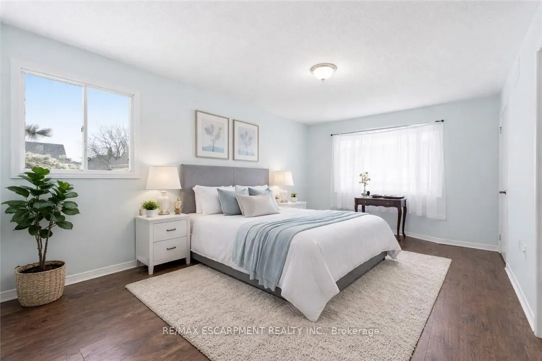 Photo 3 of 360 Silverbirch Boulevard, Hamilton, Villages of Glancaster — HOMEH