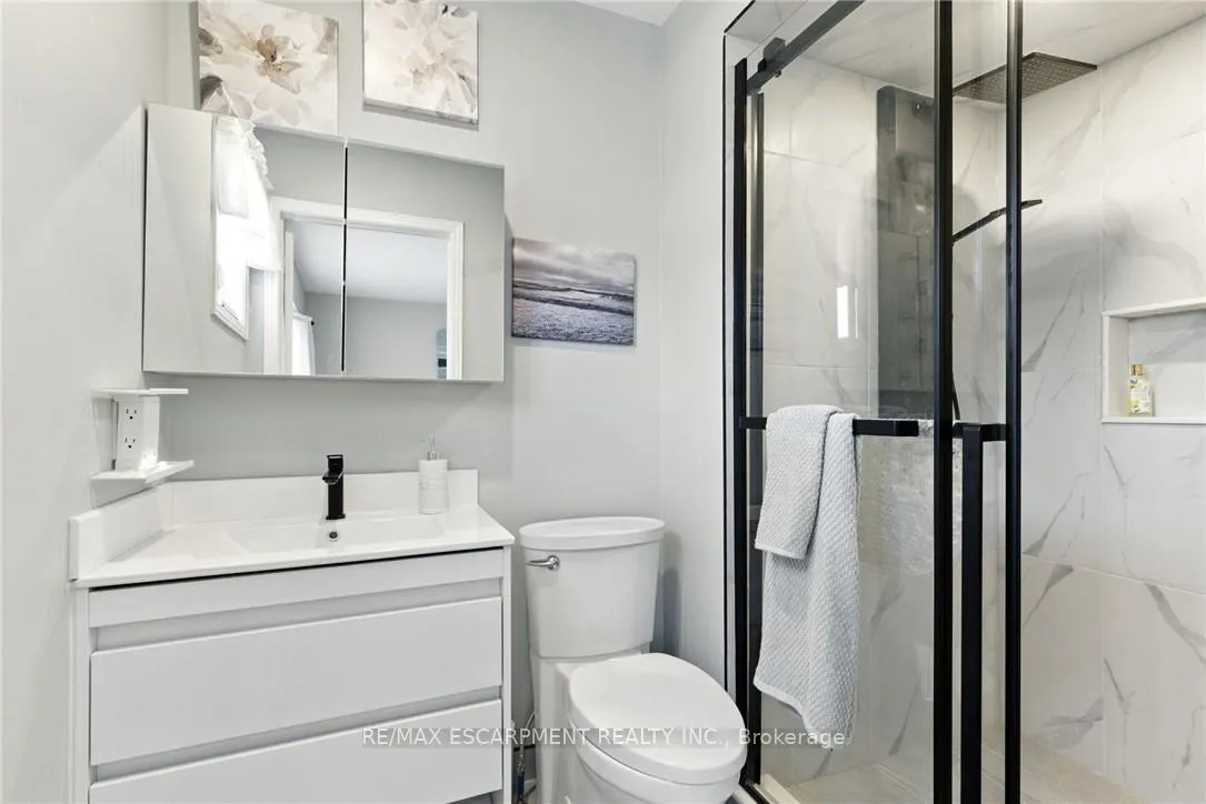 Photo 5 of 360 Silverbirch Boulevard, Hamilton, Villages of Glancaster — HOMEH