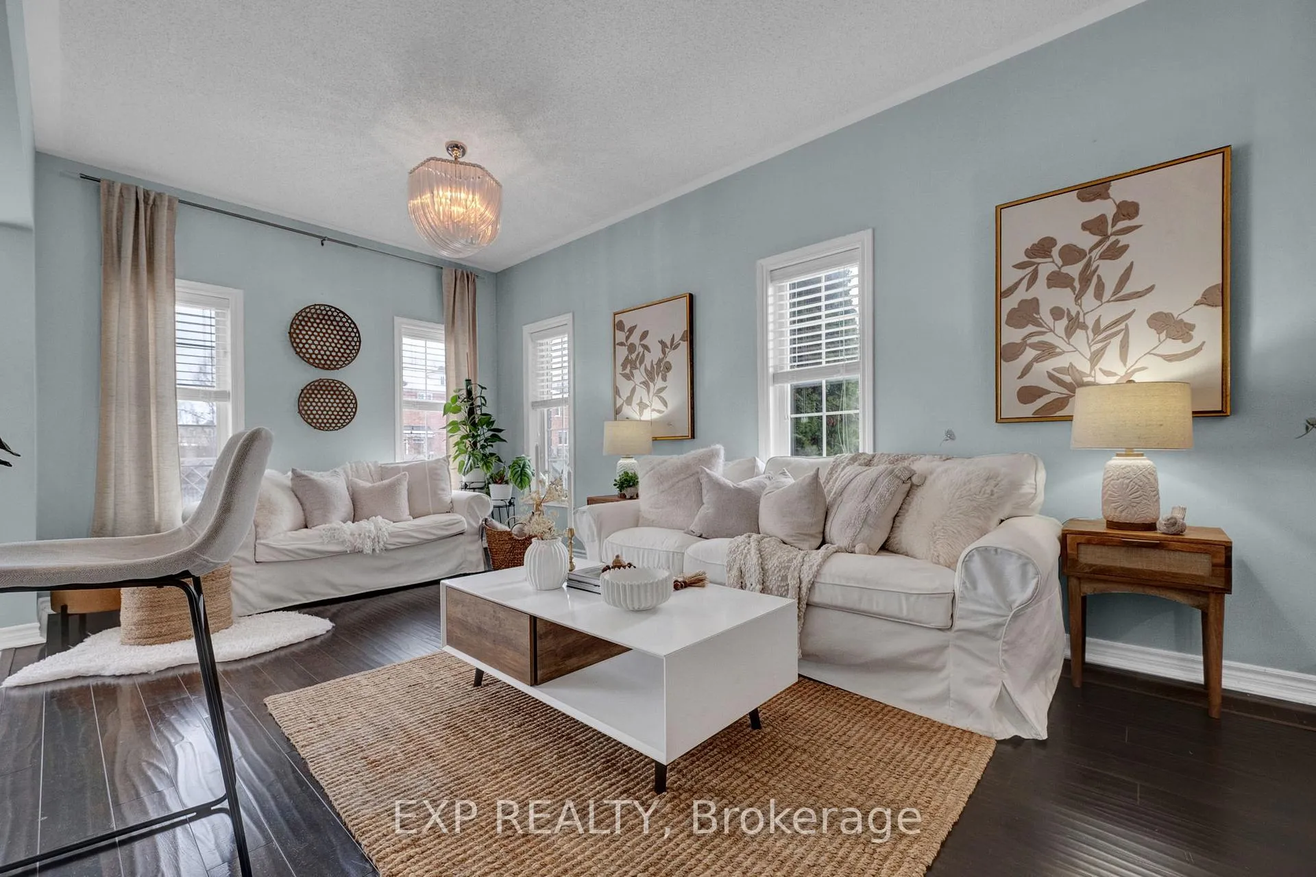 Photo 4 of 34 Taft Place, Clarington, Bowmanville — HOMEH