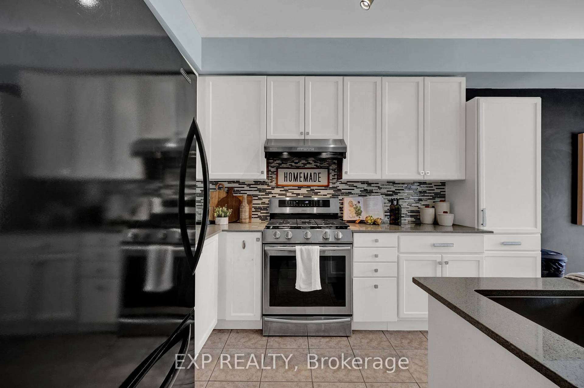 Photo 10 of 34 Taft Place, Clarington, Bowmanville — HOMEH