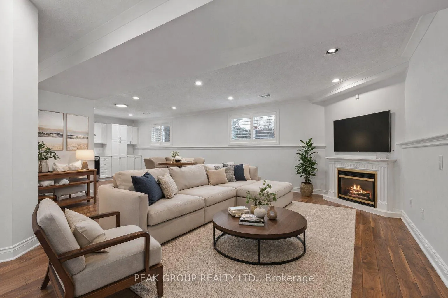 Photo 4 of 3387 Cardinal Drive, Niagara Falls, Mt. Carmel — HOMEH
