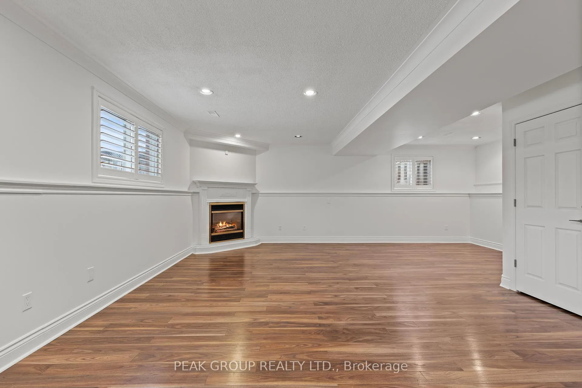 Photo 6 of 3387 Cardinal Drive, Niagara Falls, Mt. Carmel — HOMEH