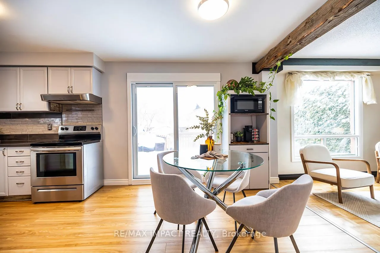 Photo 5 of 25 Soper Creek Drive, Clarington, Bowmanville — HOMEH
